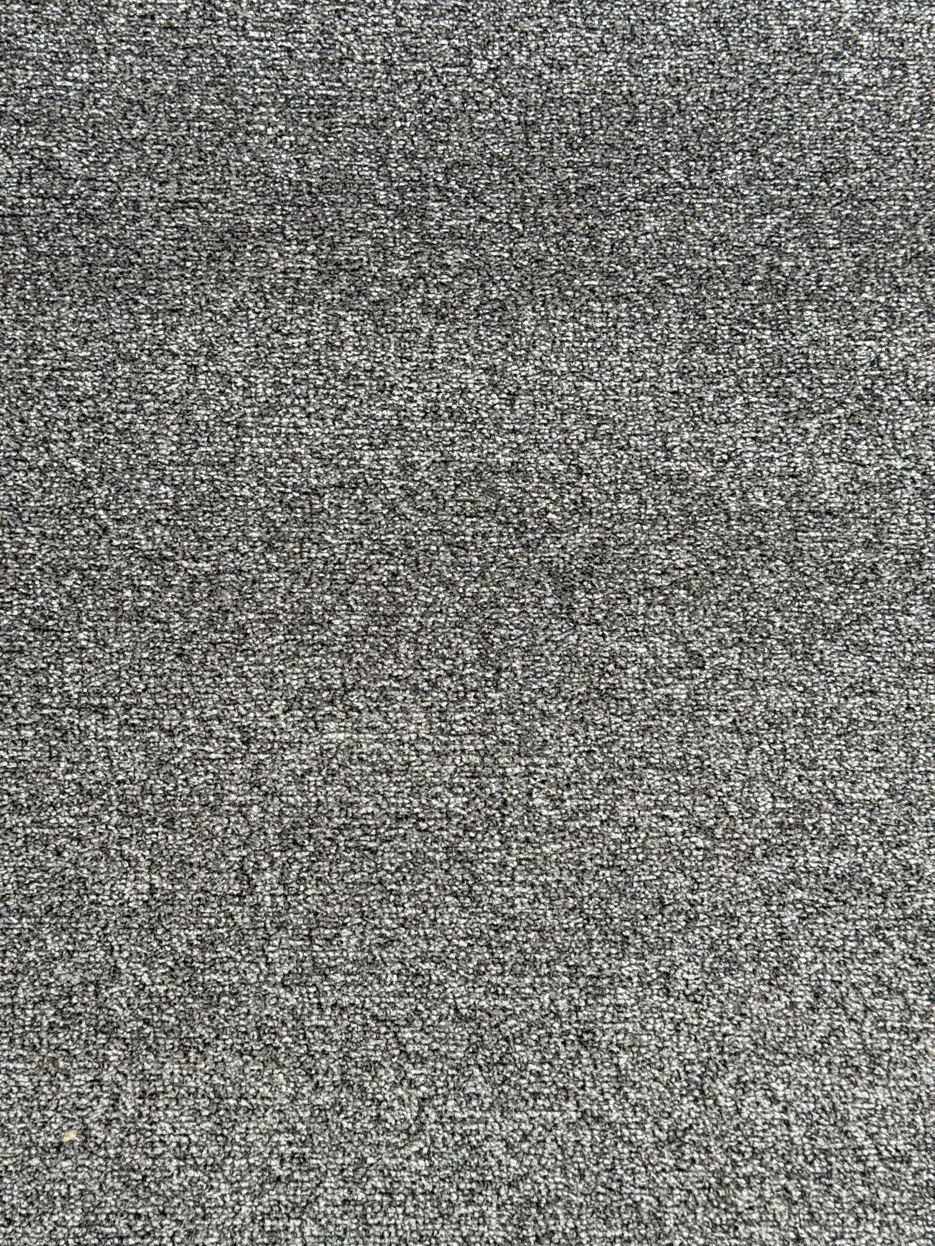 Super Twist Carpet Remnant — Graphite — 3.65m × 5.00m